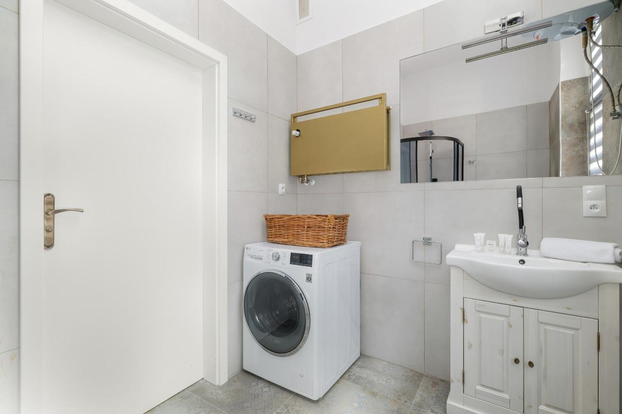 Nowoczesne I Stylowe Apartamenty W Centrum Bytomia Blisko Rynku By Noclegi Renters Экстерьер фото